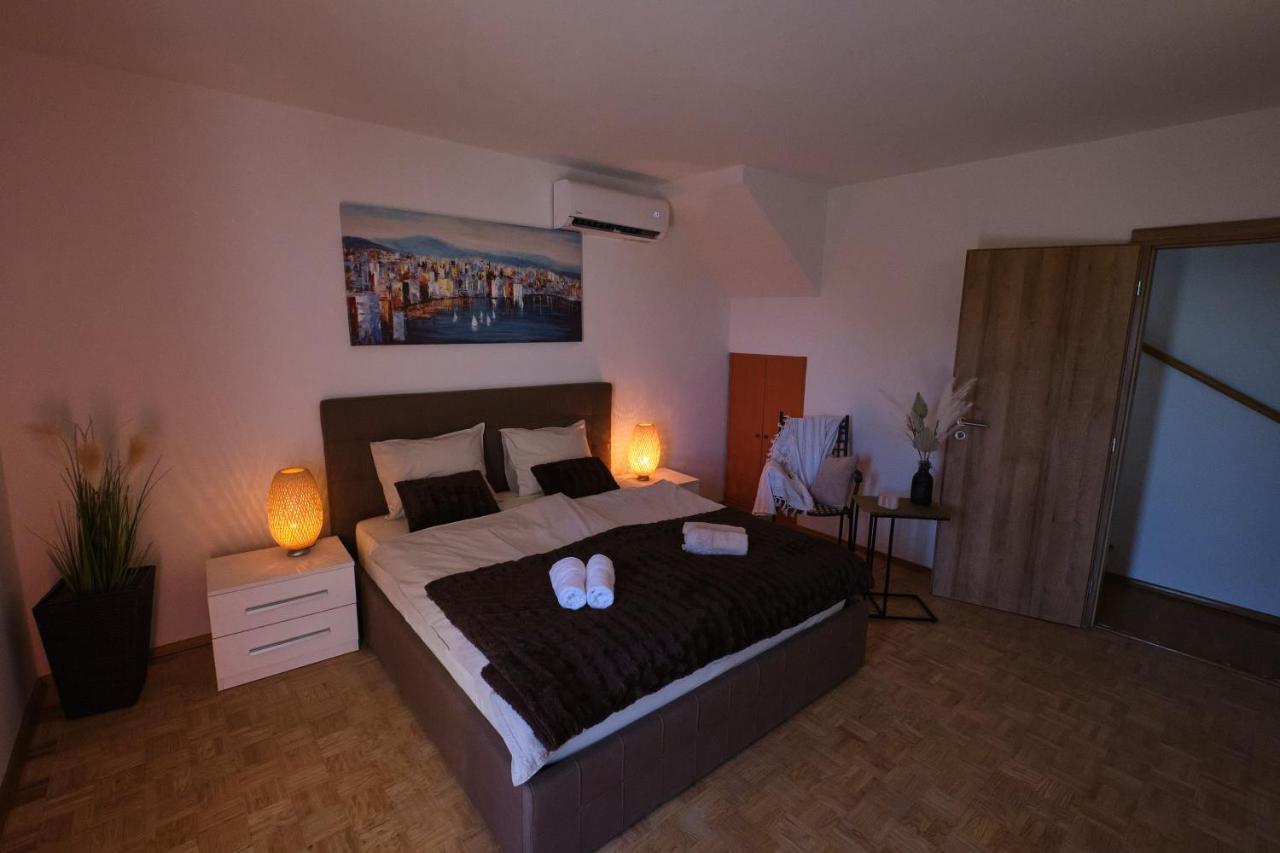 Villa Kuca Za Odmor Baya à Stara Baška Extérieur photo