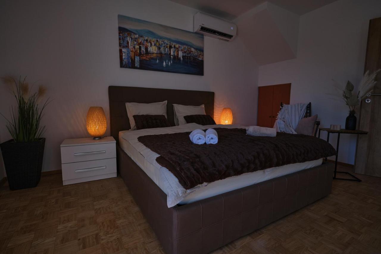 Villa Kuca Za Odmor Baya à Stara Baška Extérieur photo