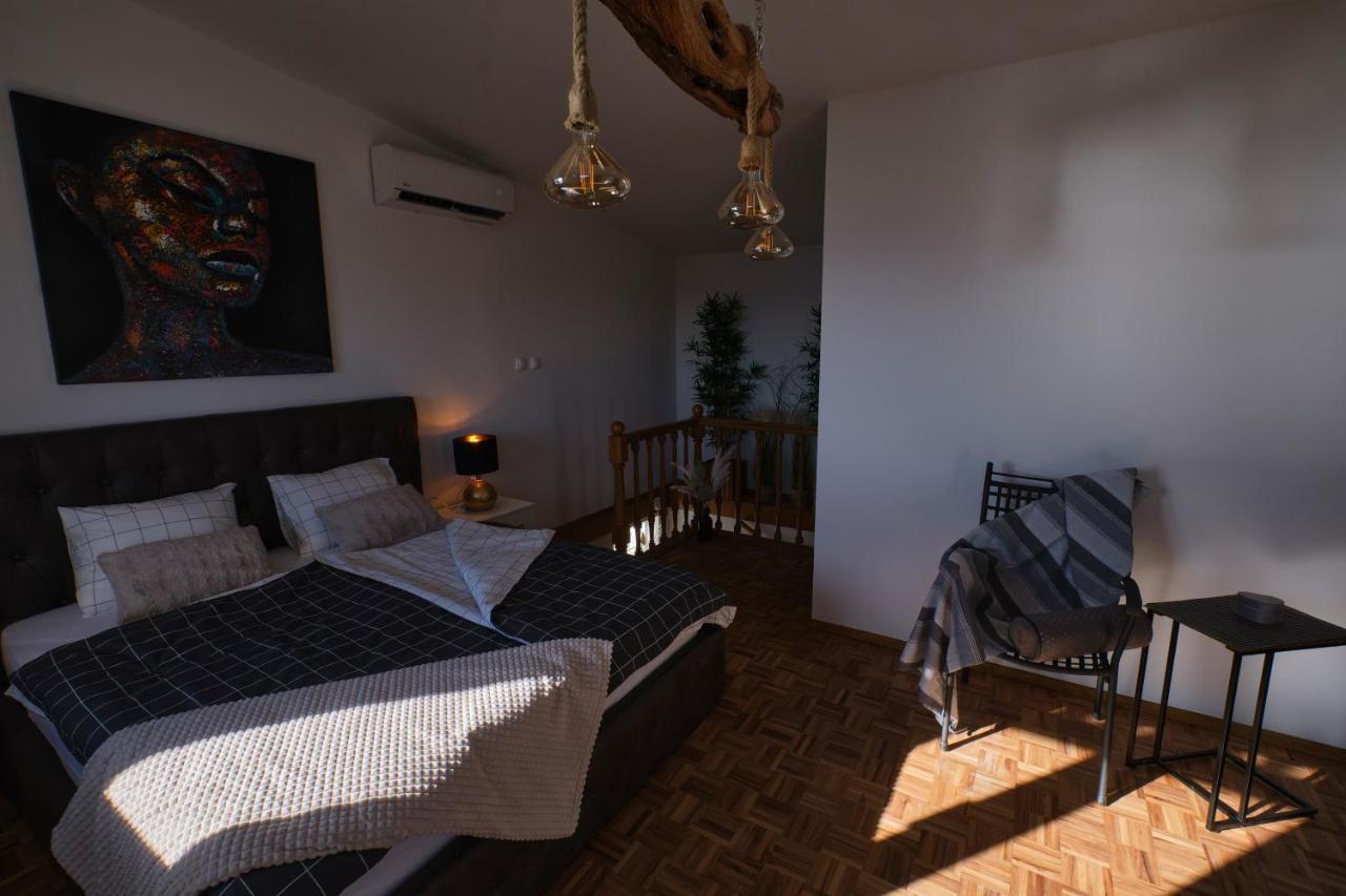 Villa Kuca Za Odmor Baya à Stara Baška Extérieur photo