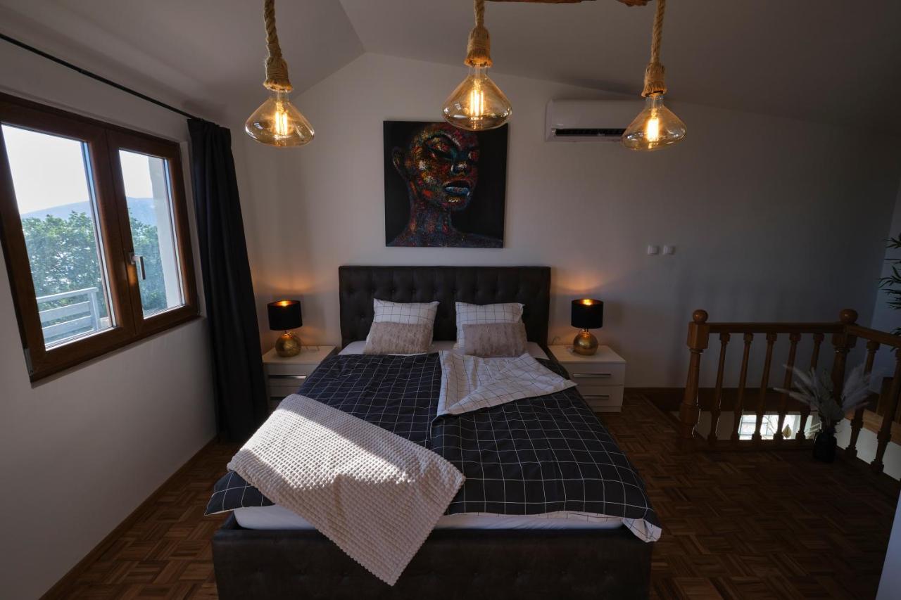 Villa Kuca Za Odmor Baya à Stara Baška Extérieur photo